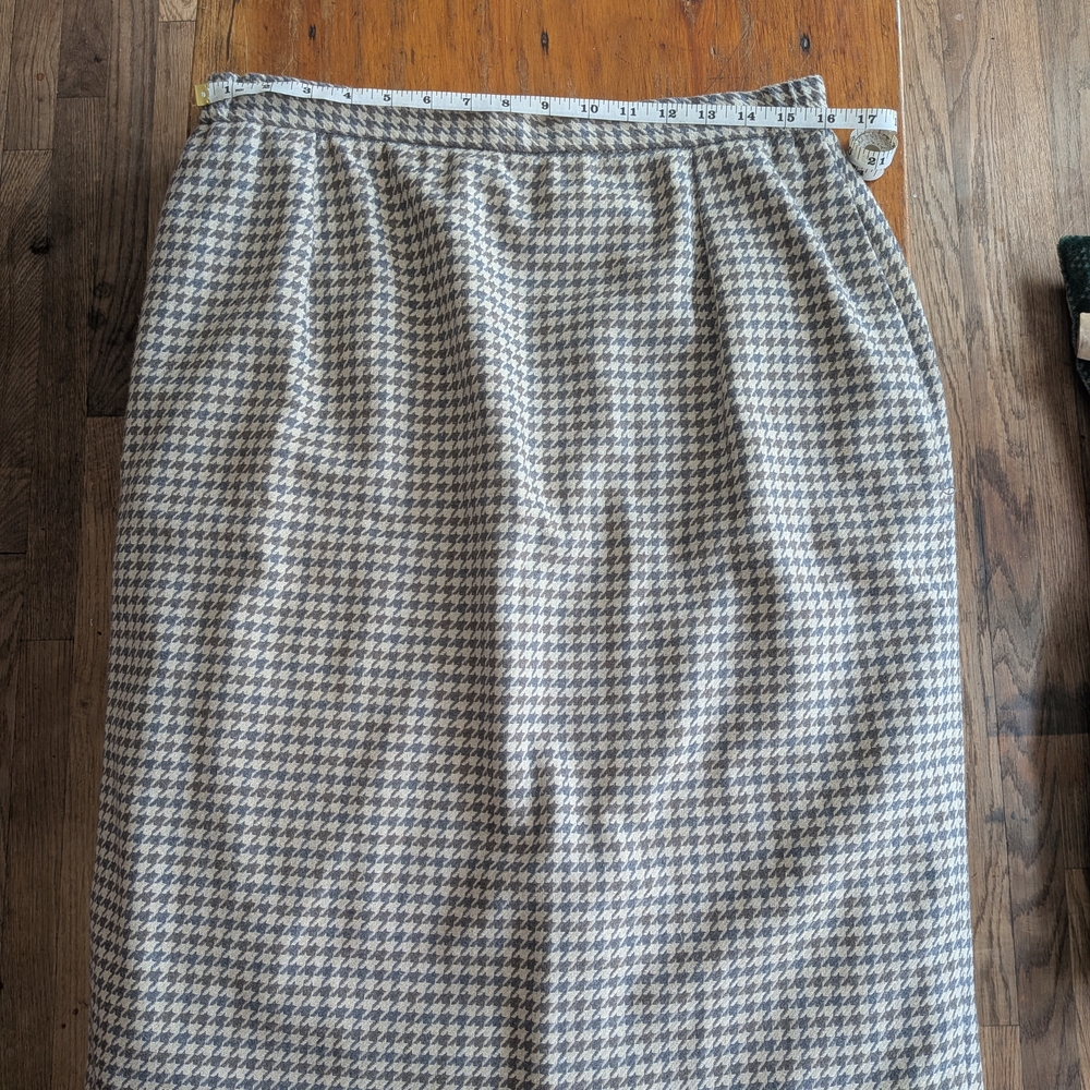 Classic Houndstooth Pencil Skirt - Cream & Gray